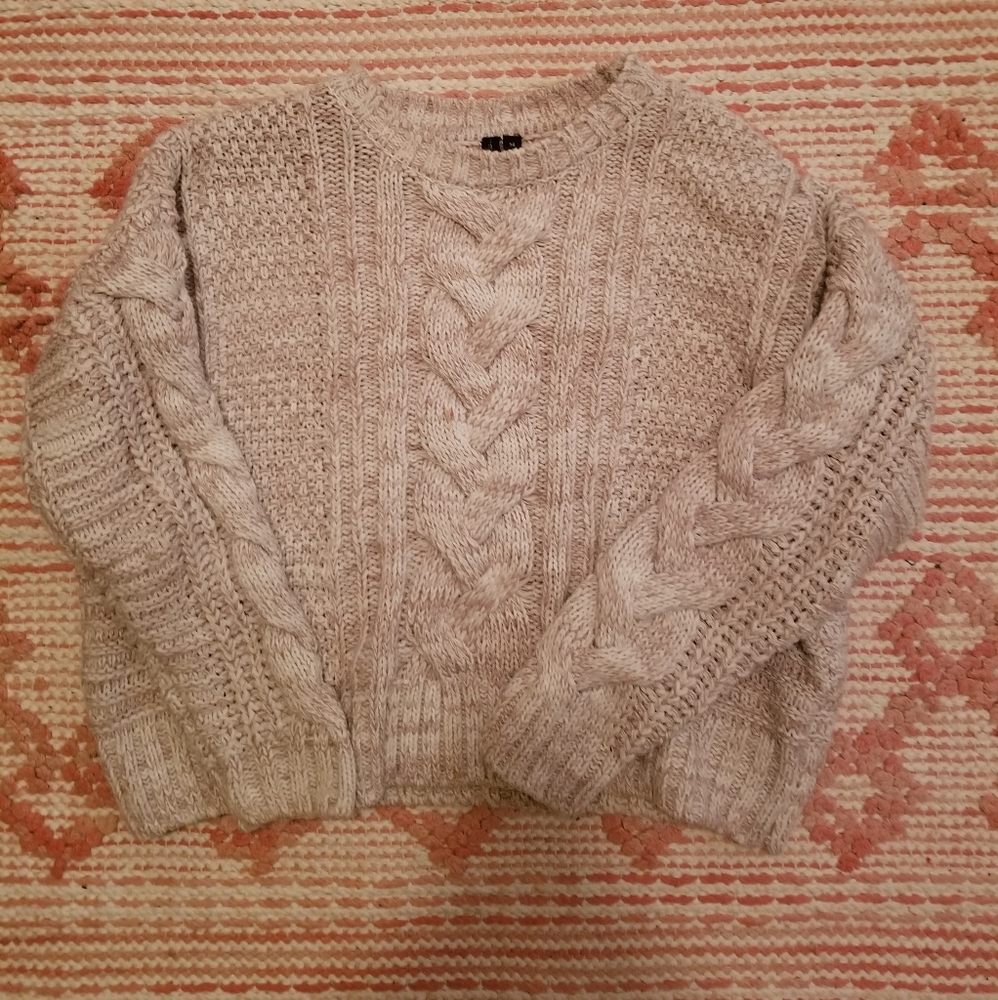 ❤Beautiful chunky knit sweater